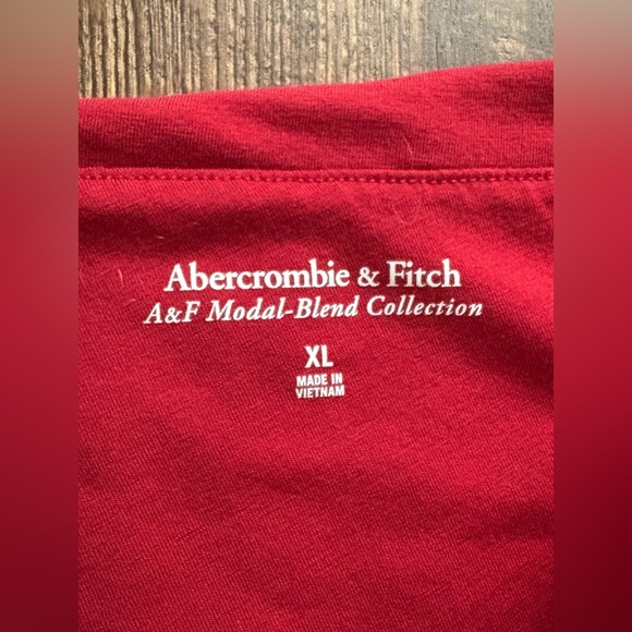 Abercrombie & Fitch Long Sleeve Off-The-Shoulder Draped Top, Rich Ruby, XL - Picture 7 of 8